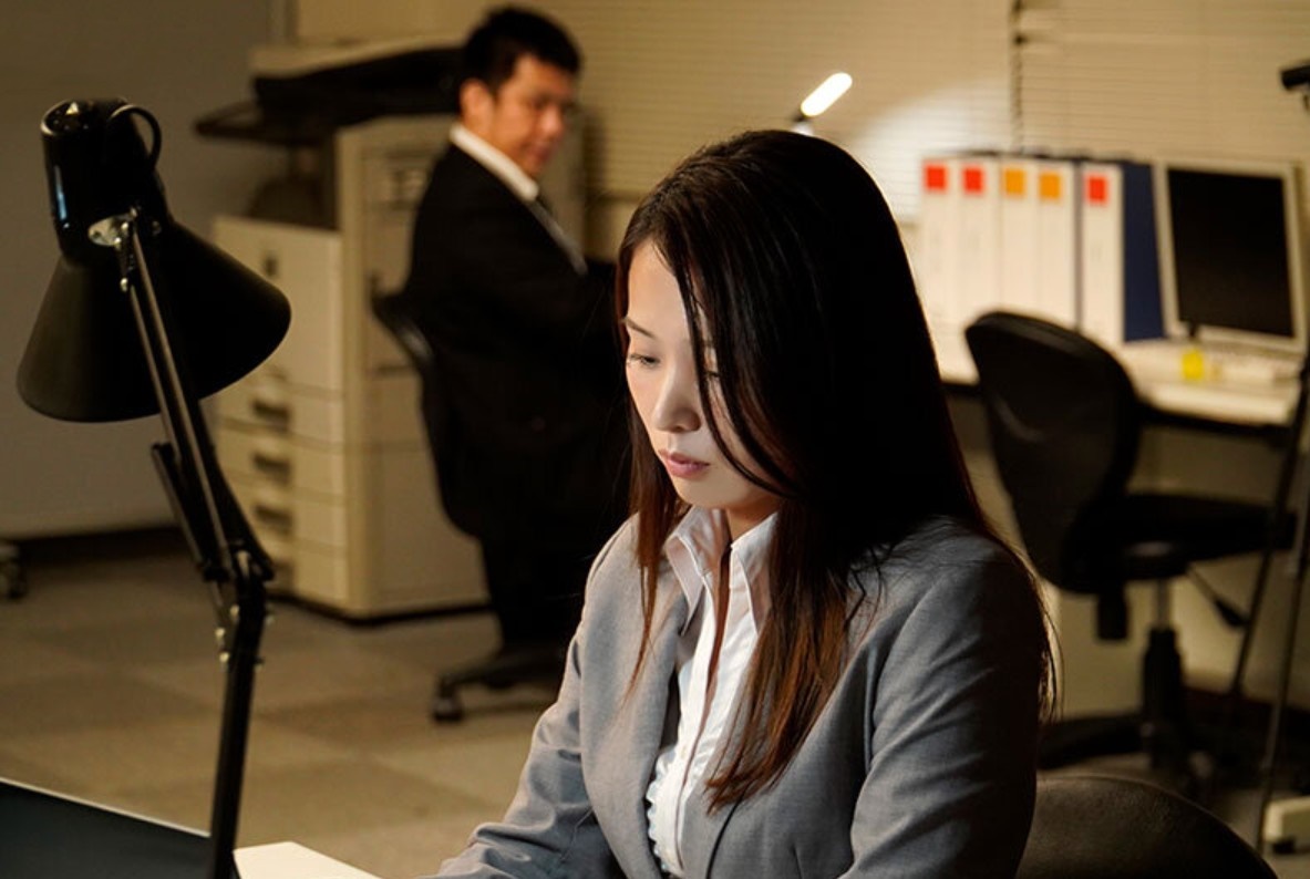 僕をフッて寿退社を決めた憧れの女上司を眠剤媚薬漬け 孕ませキメセク婚約破棄 通野未帆