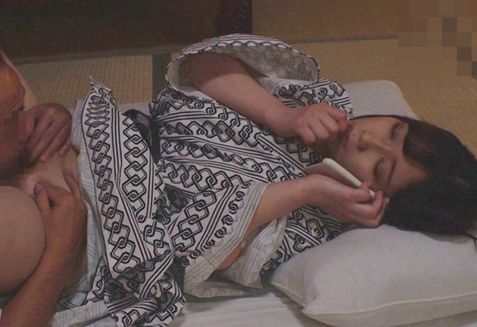 出張先の旅館でまさかの相部屋！大嫌いな上司に死ぬほどイカされて…毒キノコのような亀頭を持つ部長編・桃園怜奈