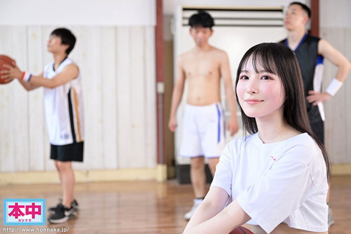 あの日、大学の運動サークルが精液ドロドロ愛液ぐちゃぐちゃ泥●い中出し輪●合宿に変わった。 香水じゅん