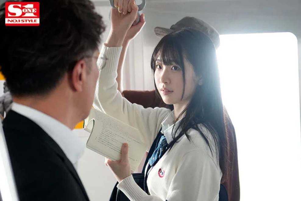 学校で憧れのあの子は電車でめちゃくちゃ痴●（ヤラ）れているらしい。 白上咲花ｂ