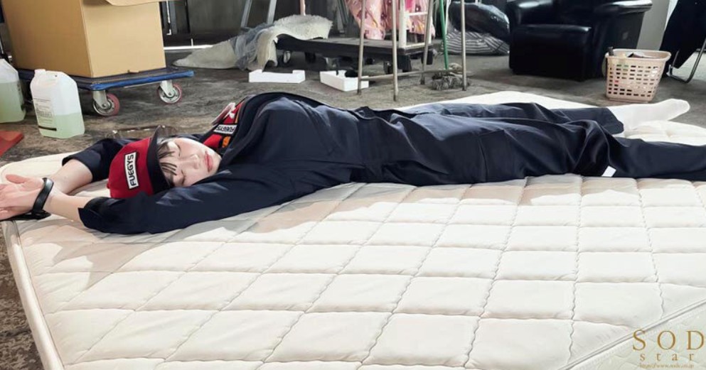 快楽魔目線 24H拘束監● コチラを睨みつけながら凌●される接客態度最悪の美人ガソスタ店員 唯井まひろ